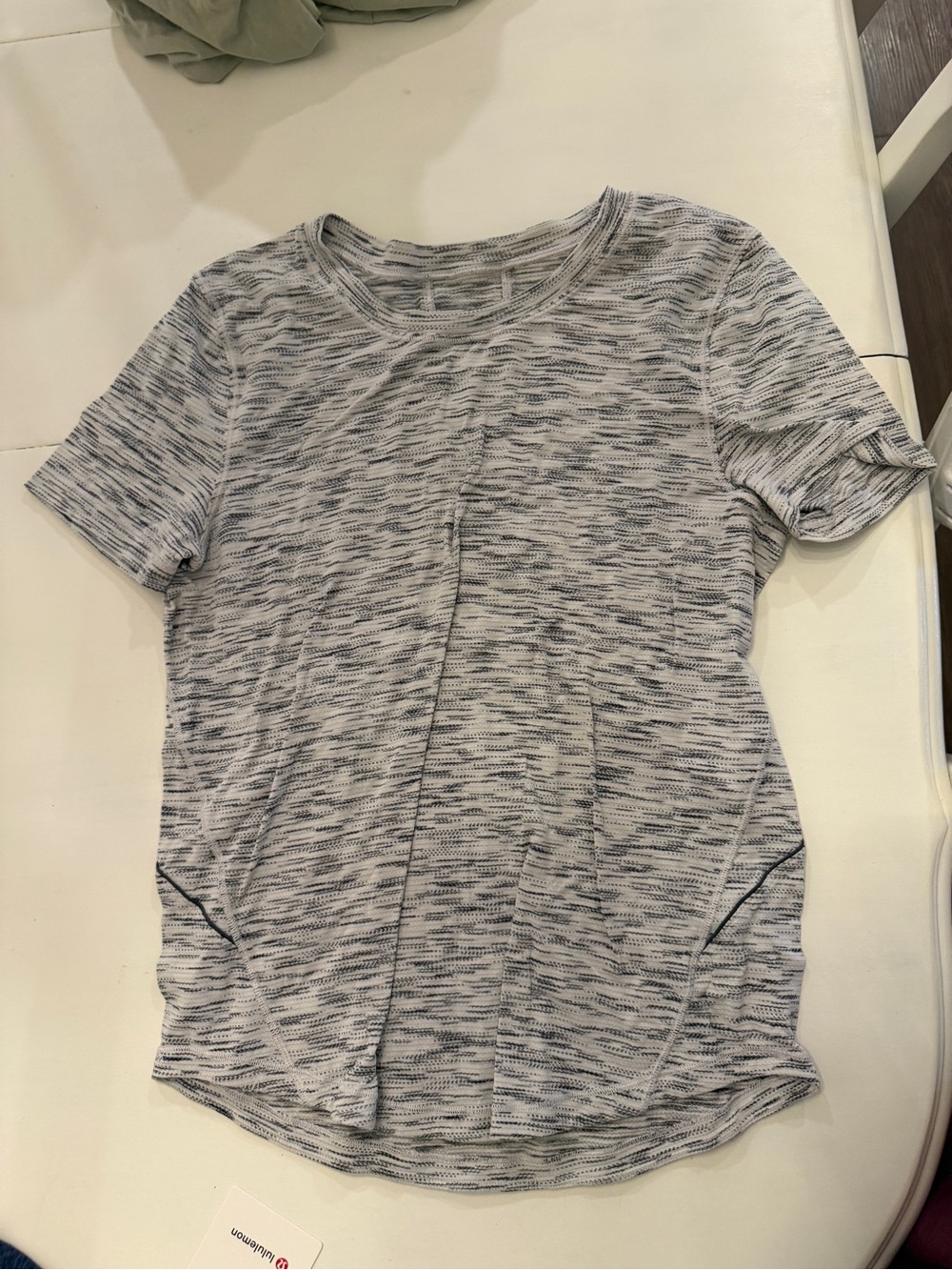 lululemon athletica Heathered Light Gray Short Sleeve Tee